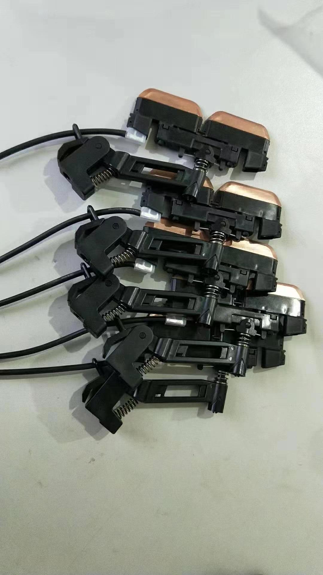 C型长方孔单头集电器